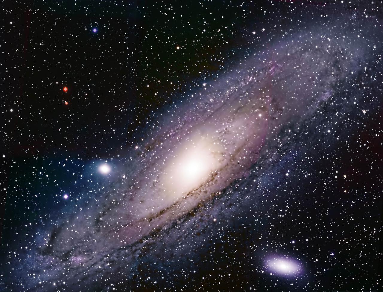 Hubble Views Intermediate Spiral Galaxy NGC 1566 Galaxy note 2